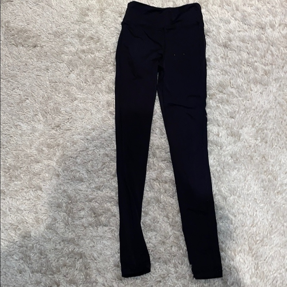 Plain black leggings